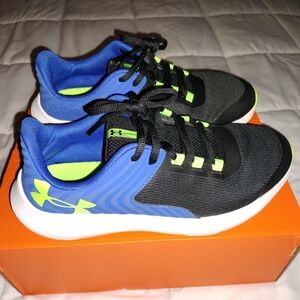 Under Armour Kids' Black and Blue Athletic Shoes Boys (GS) 6Y